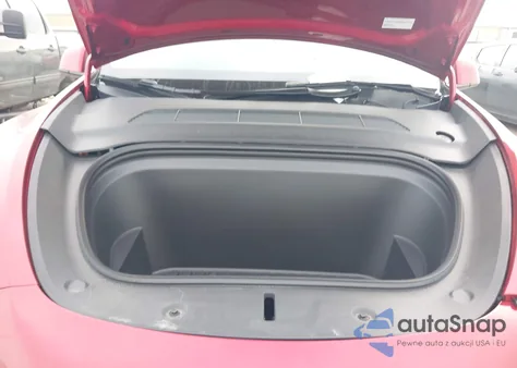 2024 Tesla Model Y Long Range Dual Motor All-Wheel Drive z USA, uszkodzony, nr VIN 7SAYGDEE5RA255705